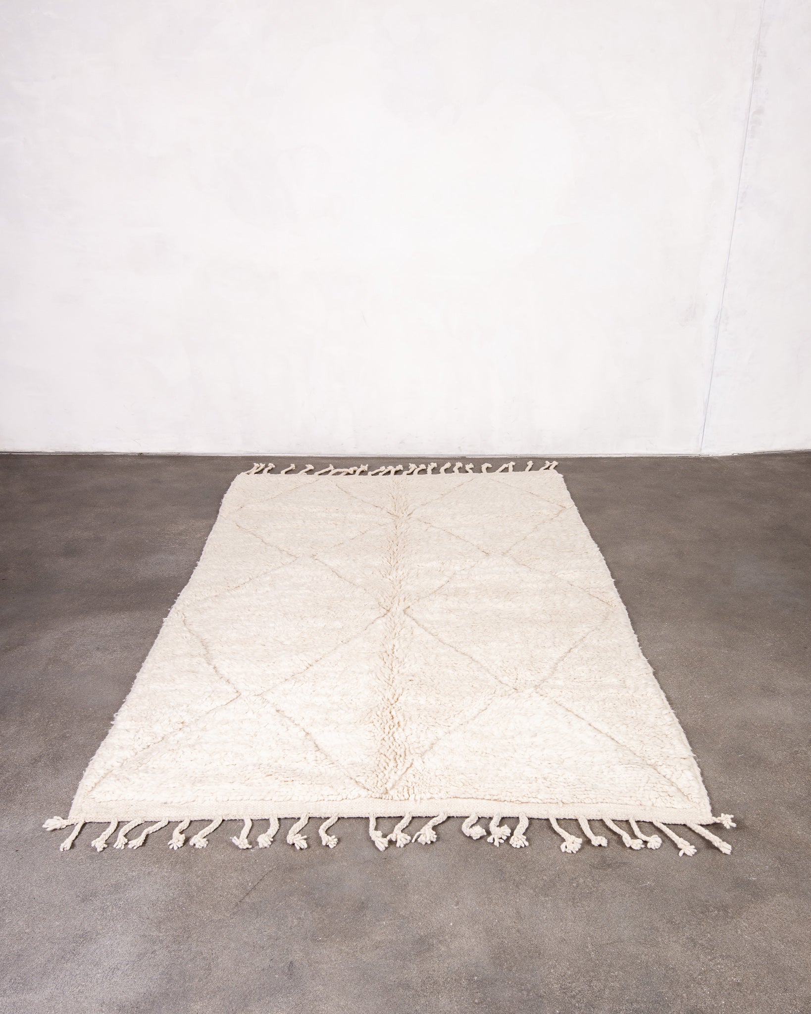 Modern designer handcrafted Berber rug from morocco Beniourain with beautiful colors and patterns